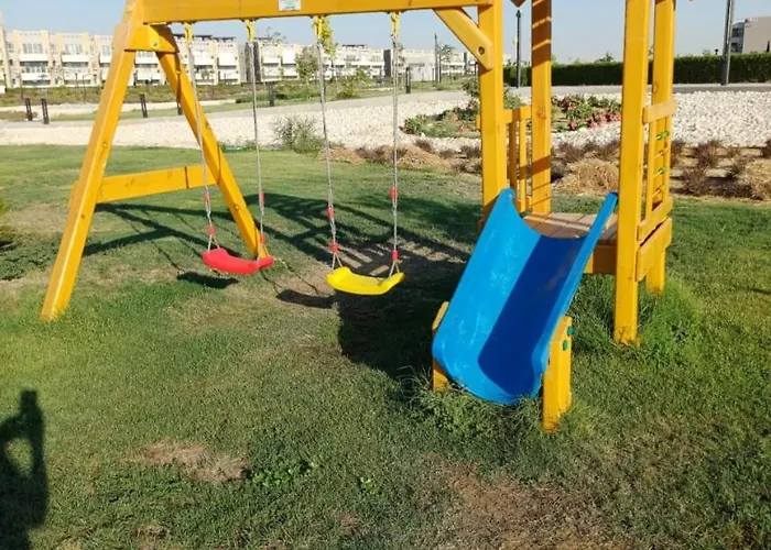 Spacious Duplex With Private Roof, Blumar El Sokhna, Families Only *