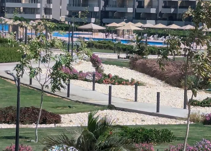 Apartman Spacious Duplex With Private Roof, Blumar El Sokhna, Families Only